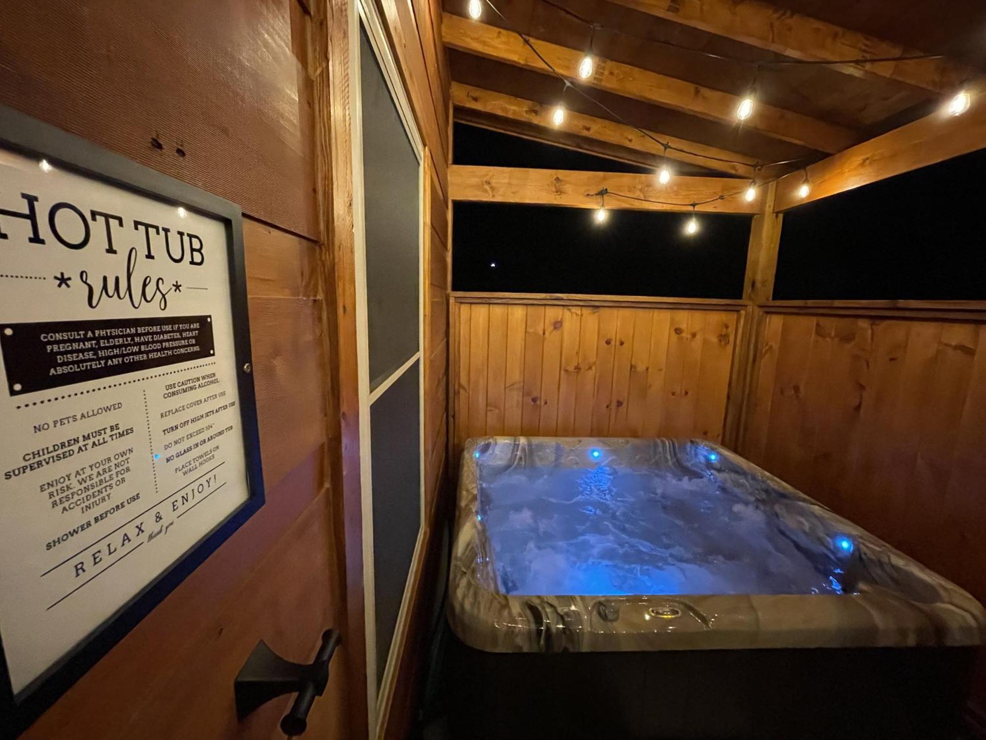 Fully Loaded Cabin In Heart Of Pigeon Forge Exteriér fotografie