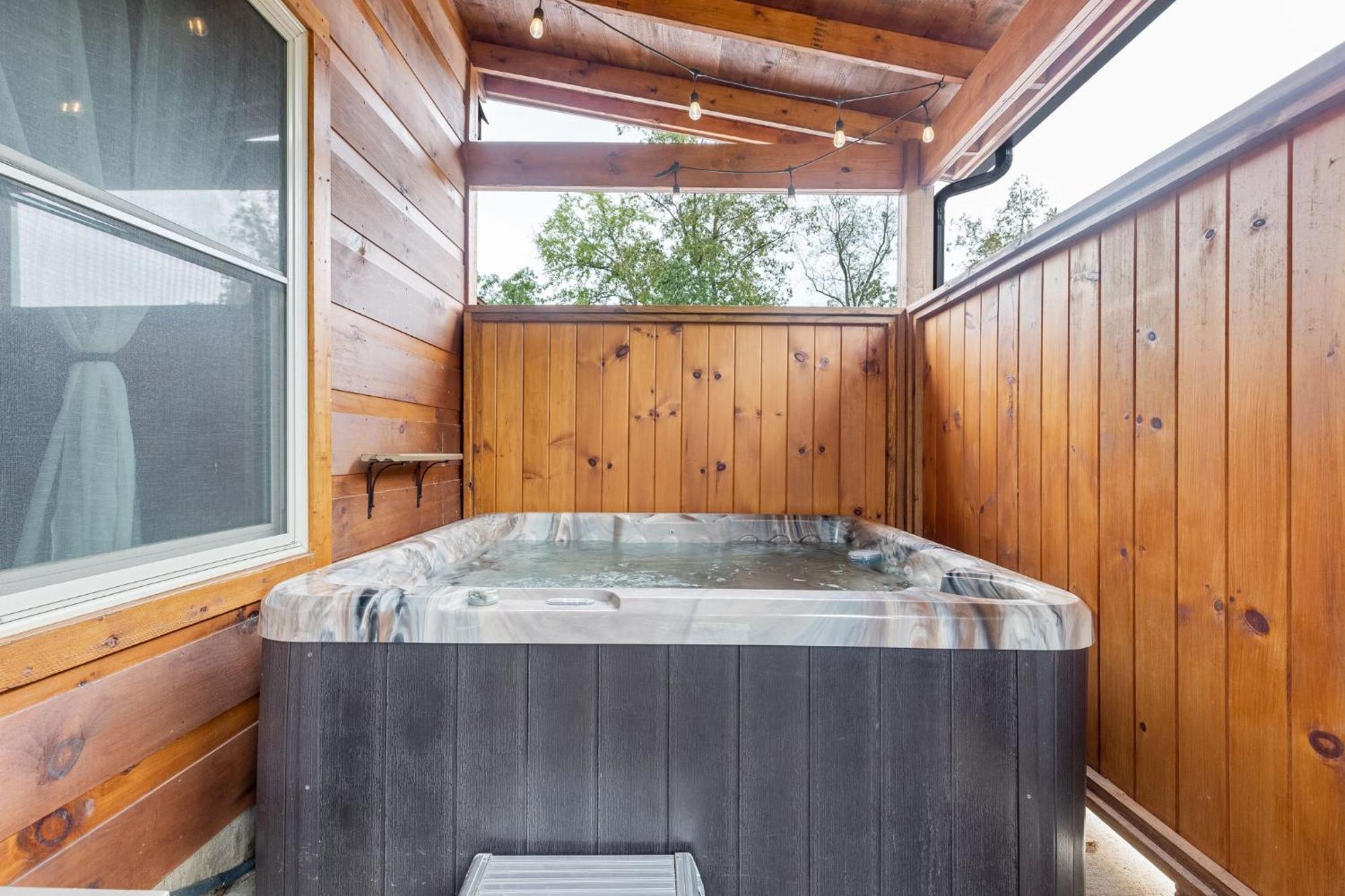 Fully Loaded Cabin In Heart Of Pigeon Forge Exteriér fotografie
