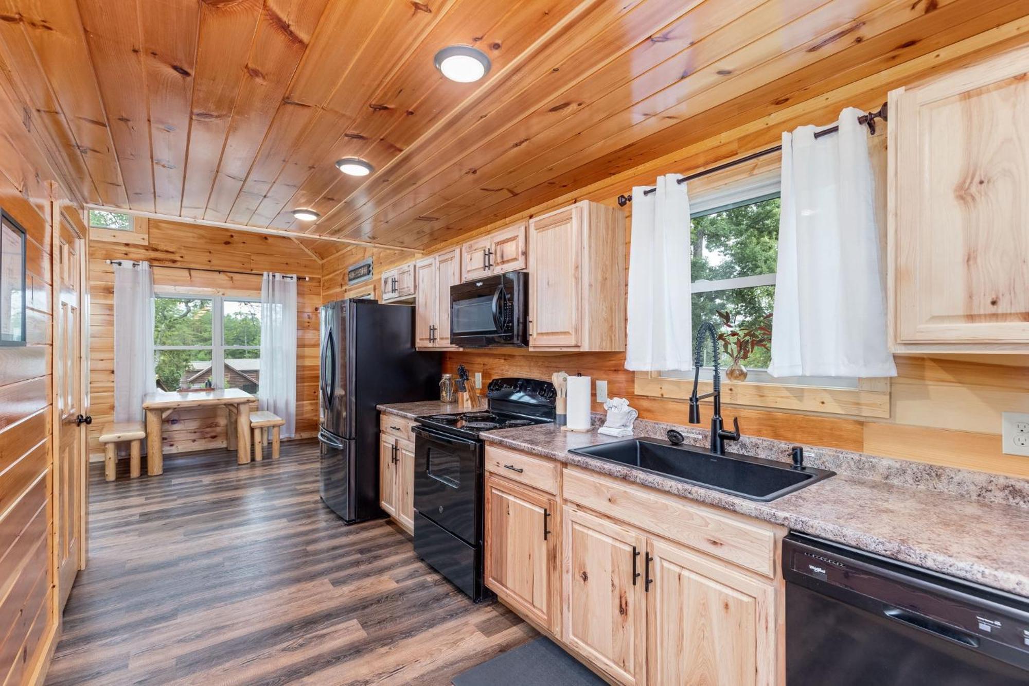 Fully Loaded Cabin In Heart Of Pigeon Forge Exteriér fotografie