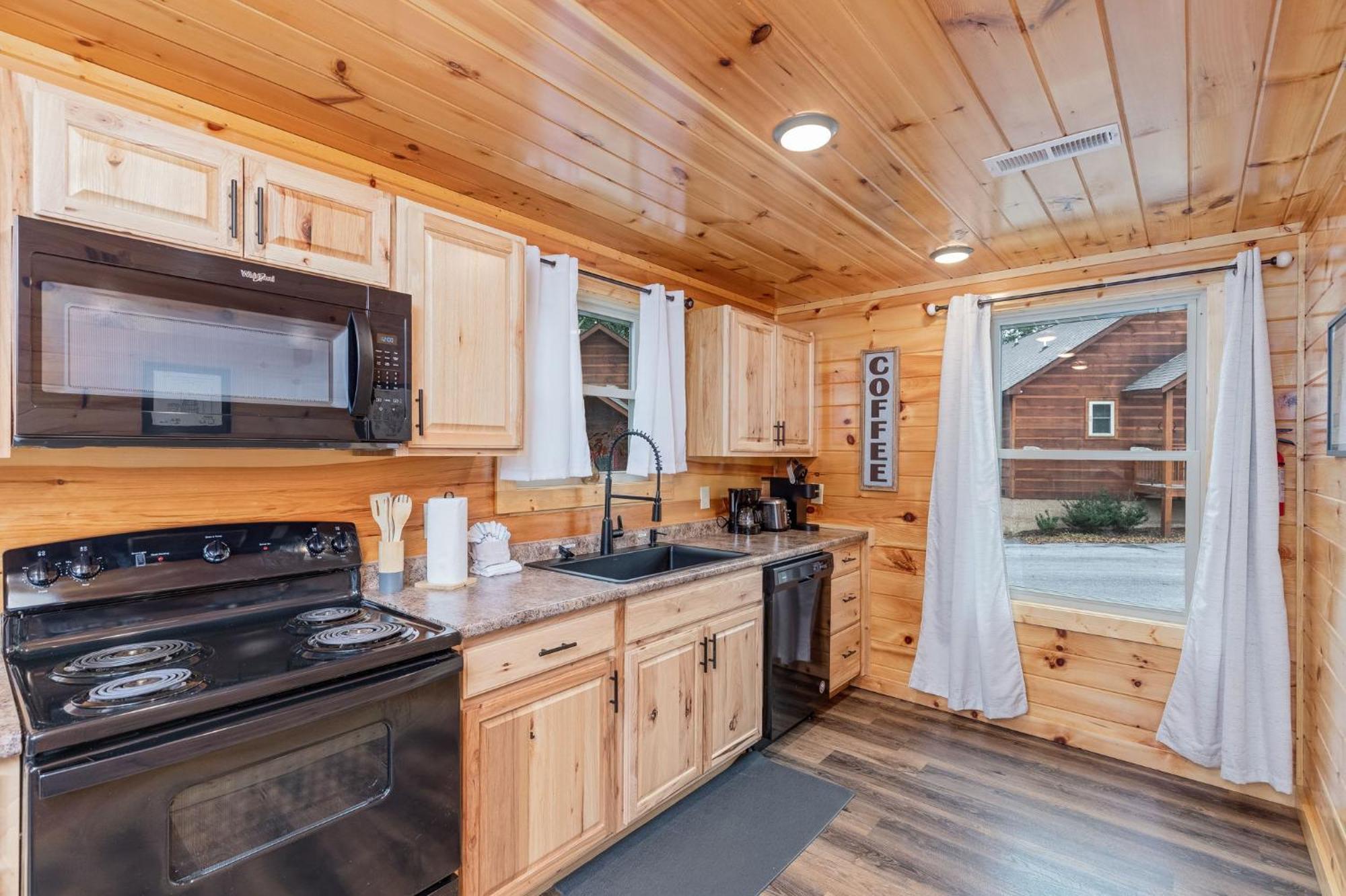 Fully Loaded Cabin In Heart Of Pigeon Forge Exteriér fotografie