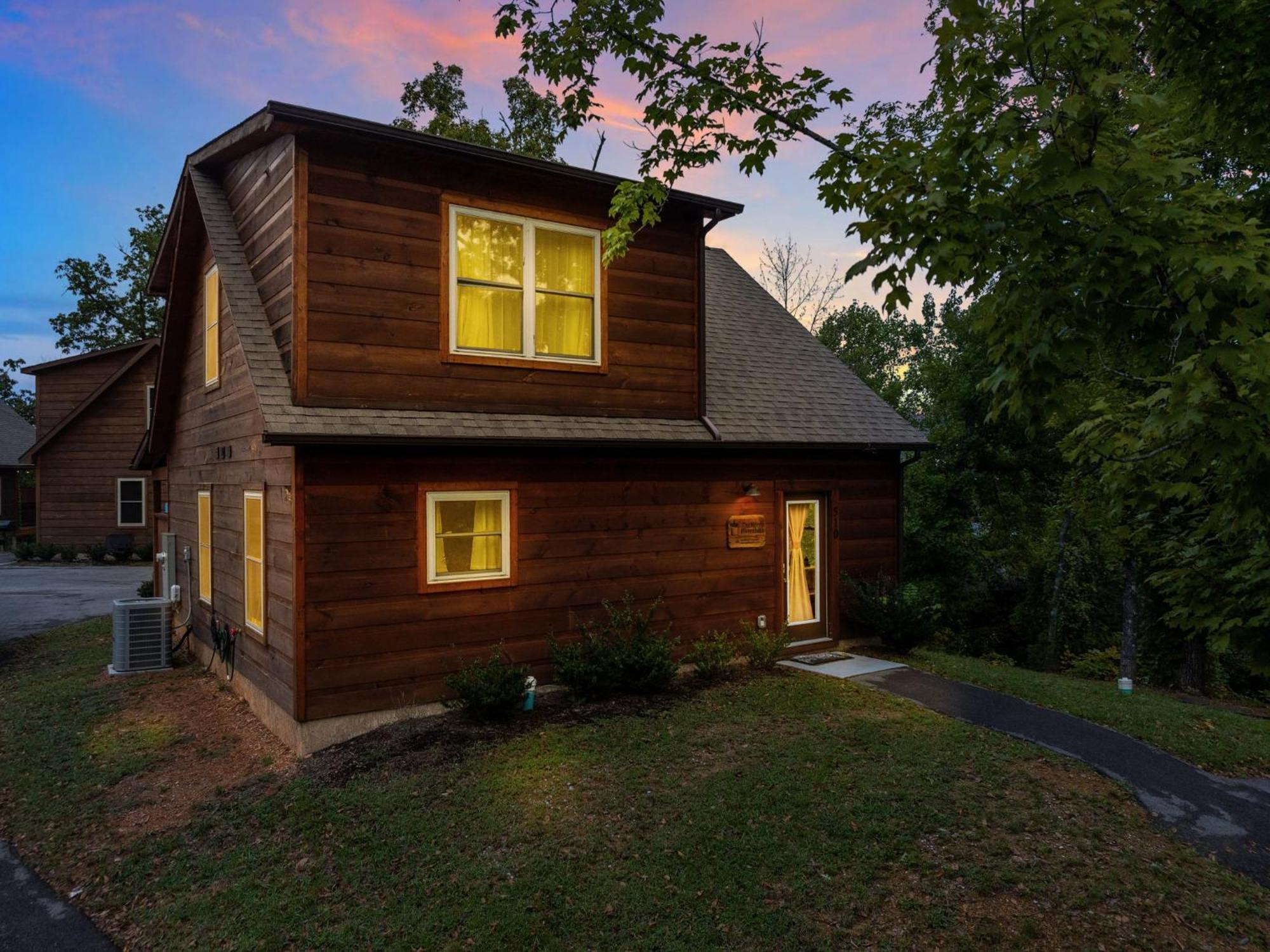 Fully Loaded Cabin In Heart Of Pigeon Forge Exteriér fotografie