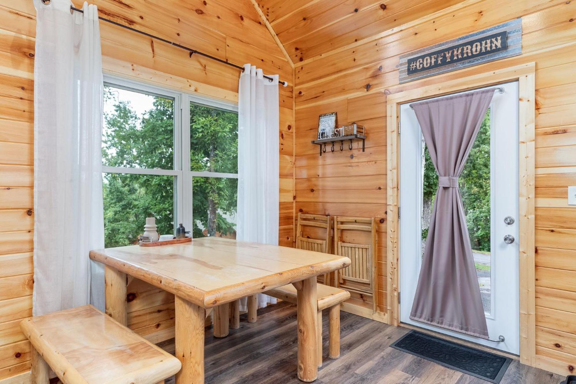 Fully Loaded Cabin In Heart Of Pigeon Forge Exteriér fotografie
